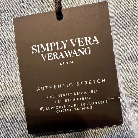 BRAND NEW VERA WANG AUTHENTIC STRETCH DENIM SHORTS - Picture 3 of 5